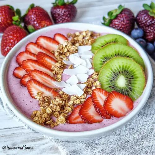 Strawberry Kiwi Smoothie Bowl